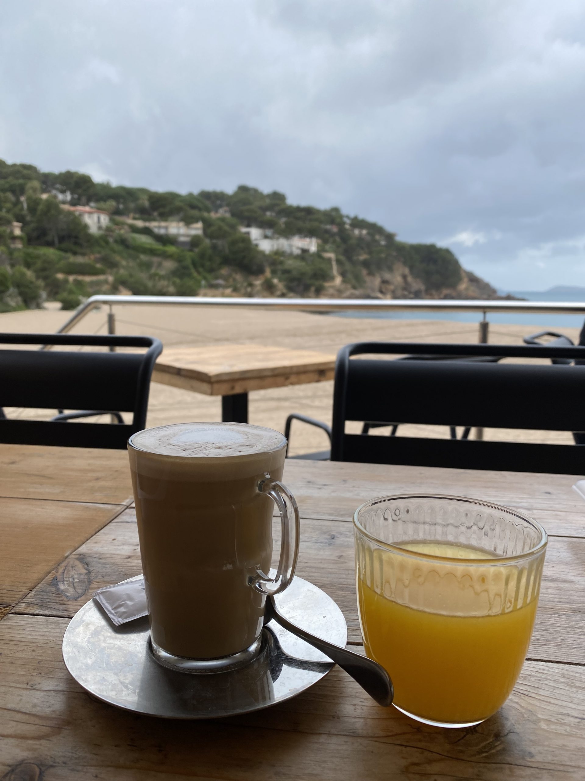 Vistas desde desayuno hotel Fes Negres en Begur